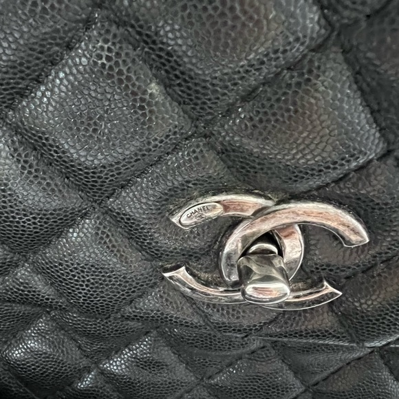Chanel coco caviar top handle medium bag. - Picture 4 of 12